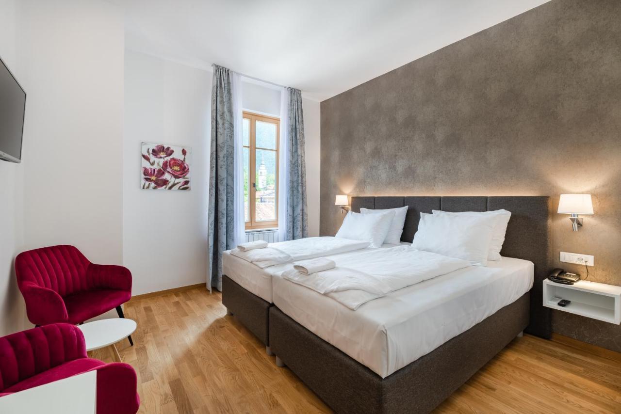Hotel Dvorec Толмин Екстериор снимка