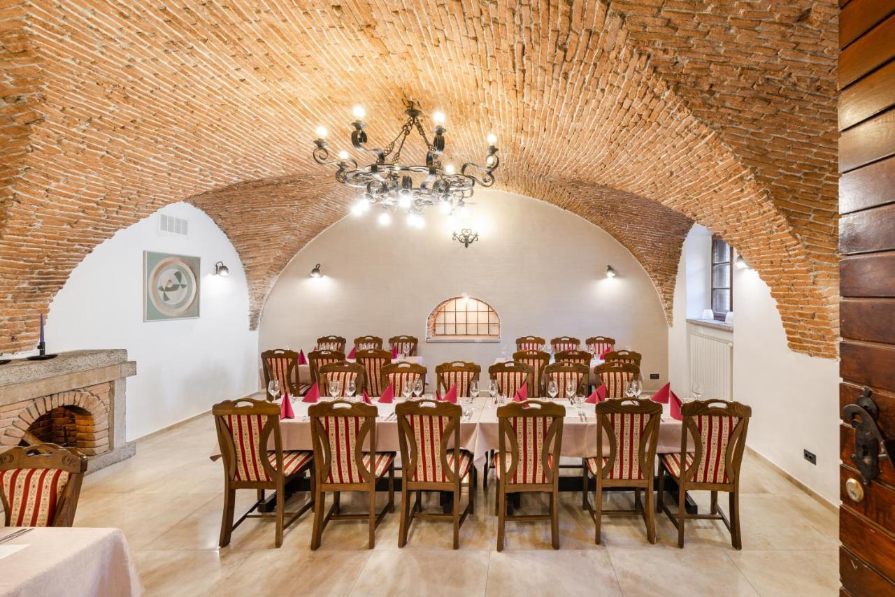 Hotel Dvorec Толмин Екстериор снимка