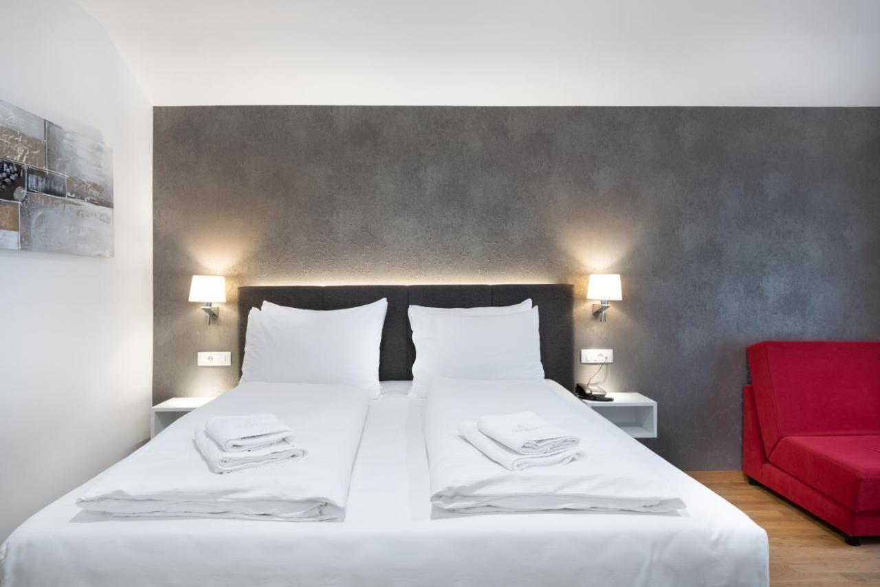 Hotel Dvorec Толмин Екстериор снимка