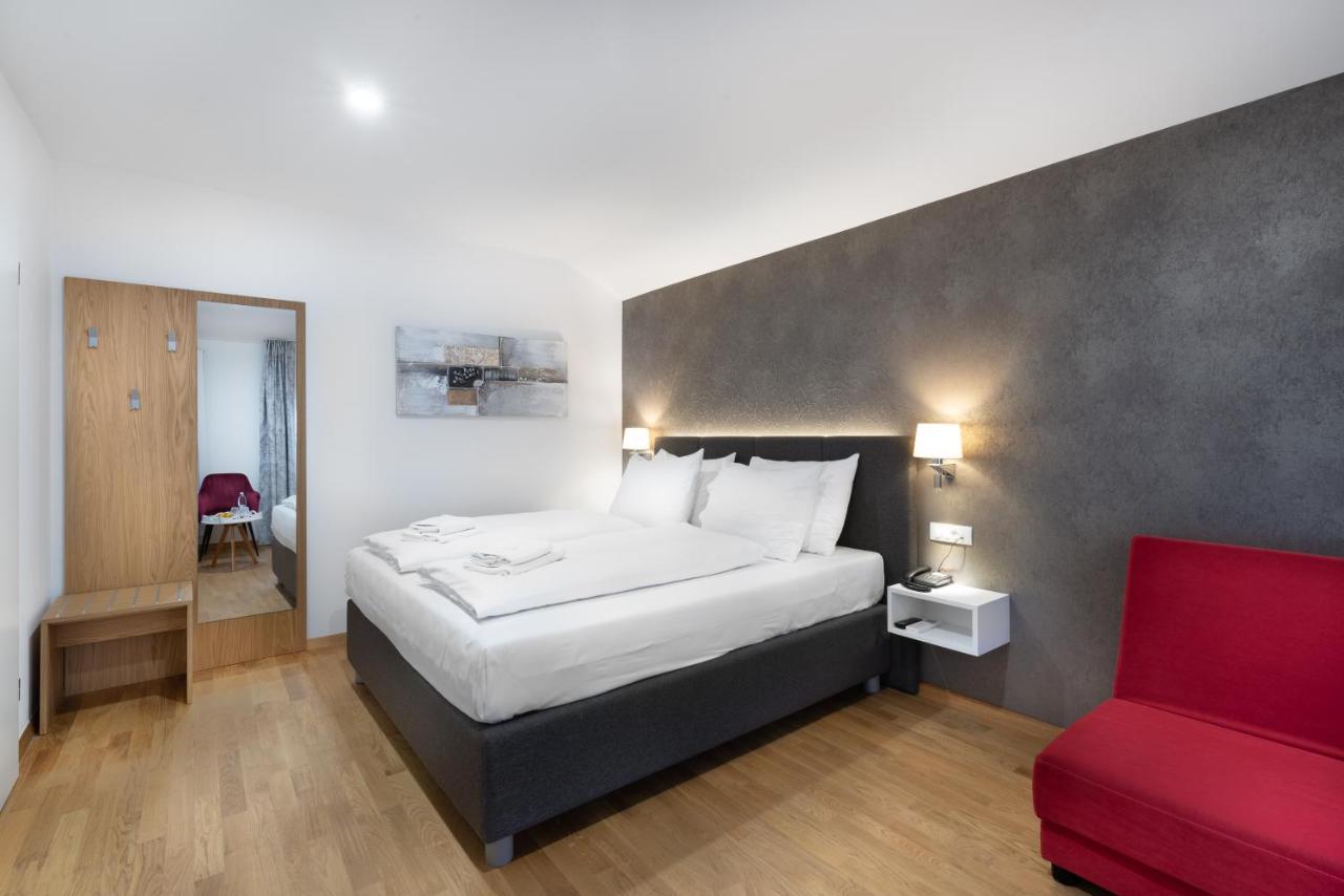 Hotel Dvorec Толмин Екстериор снимка