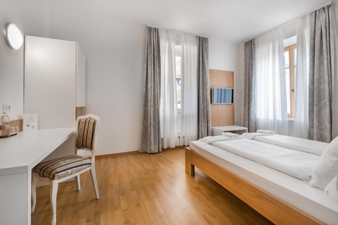 Hotel Dvorec Толмин Екстериор снимка