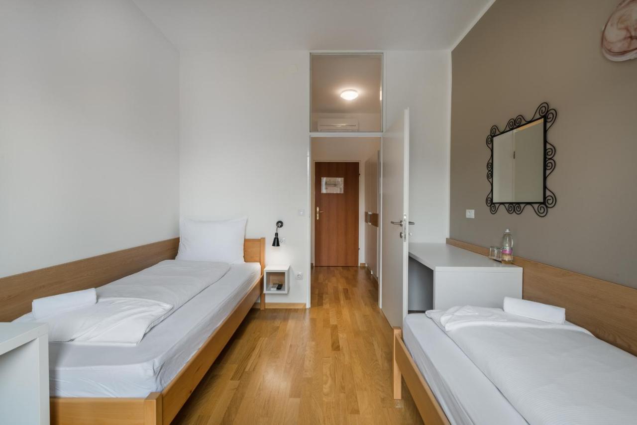 Hotel Dvorec Толмин Екстериор снимка
