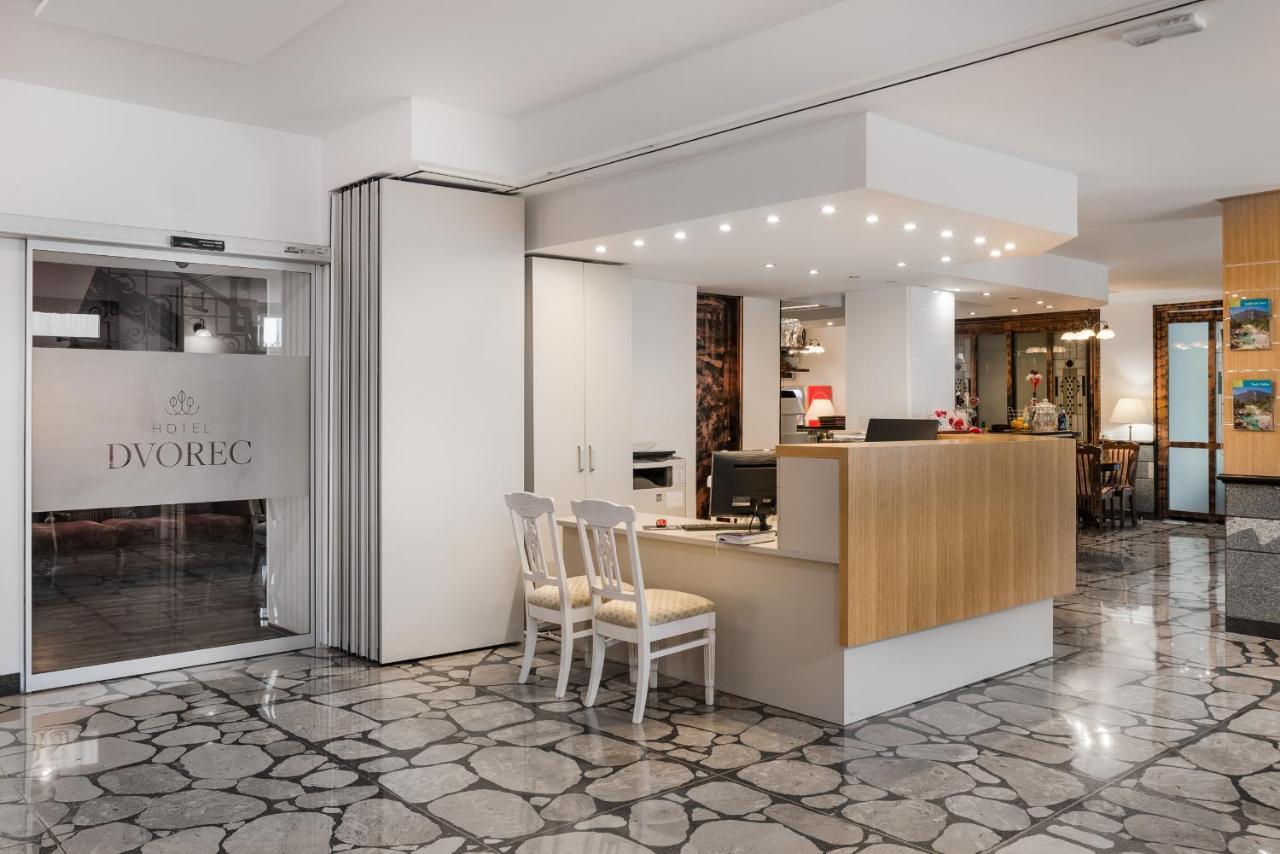Hotel Dvorec Толмин Екстериор снимка